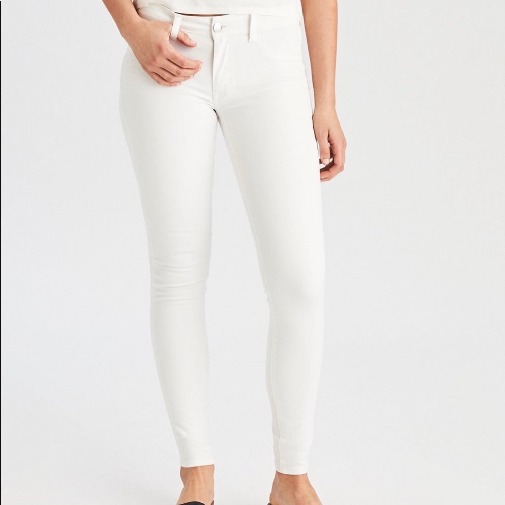 White American Eagle Skinny Jeans